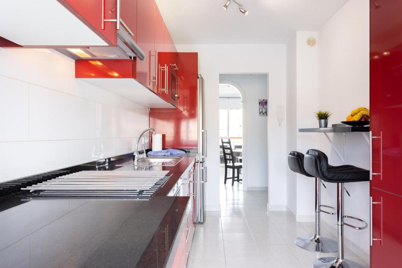 Black And White Apartment Free Wifi Los Cristianos  Exteriör bild