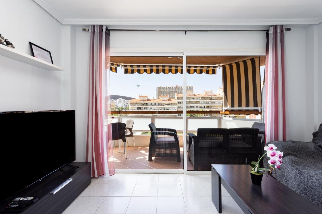 Black And White Apartment Free Wifi Los Cristianos  Exteriör bild